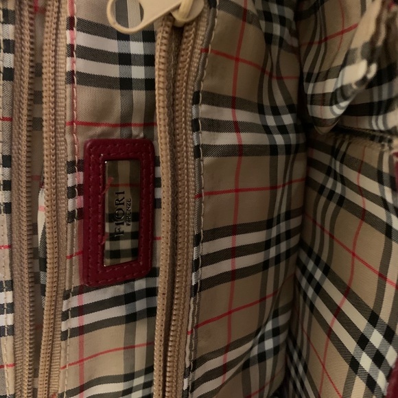 Fiori Genuine leather red purse - Picture 3 of 3